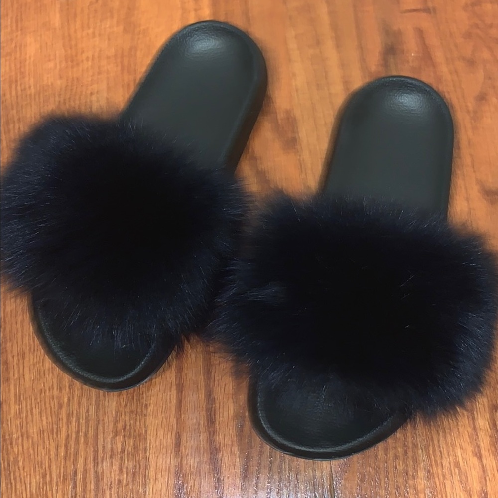 Fuzzy Faux Furr Black Slipper